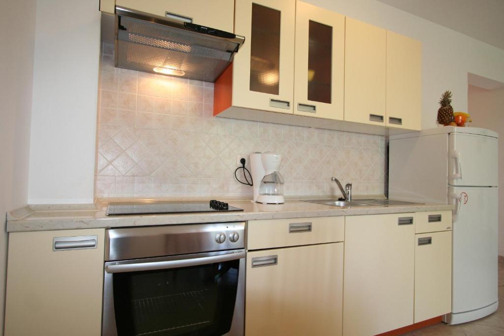 Apartments Bogovic Malinska Kamer foto