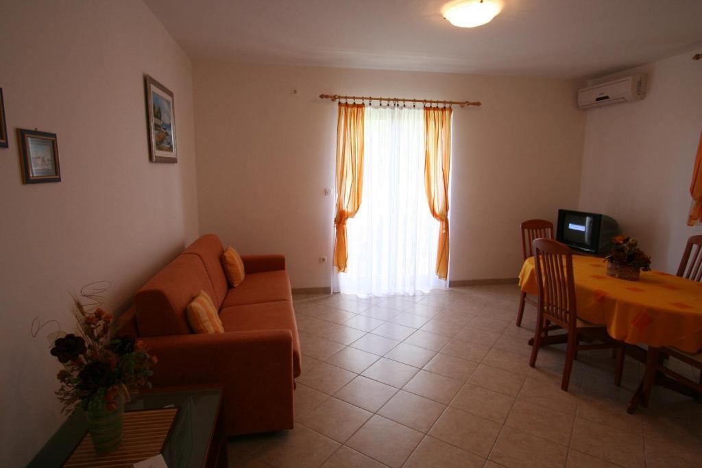 Apartments Bogovic Malinska Kamer foto
