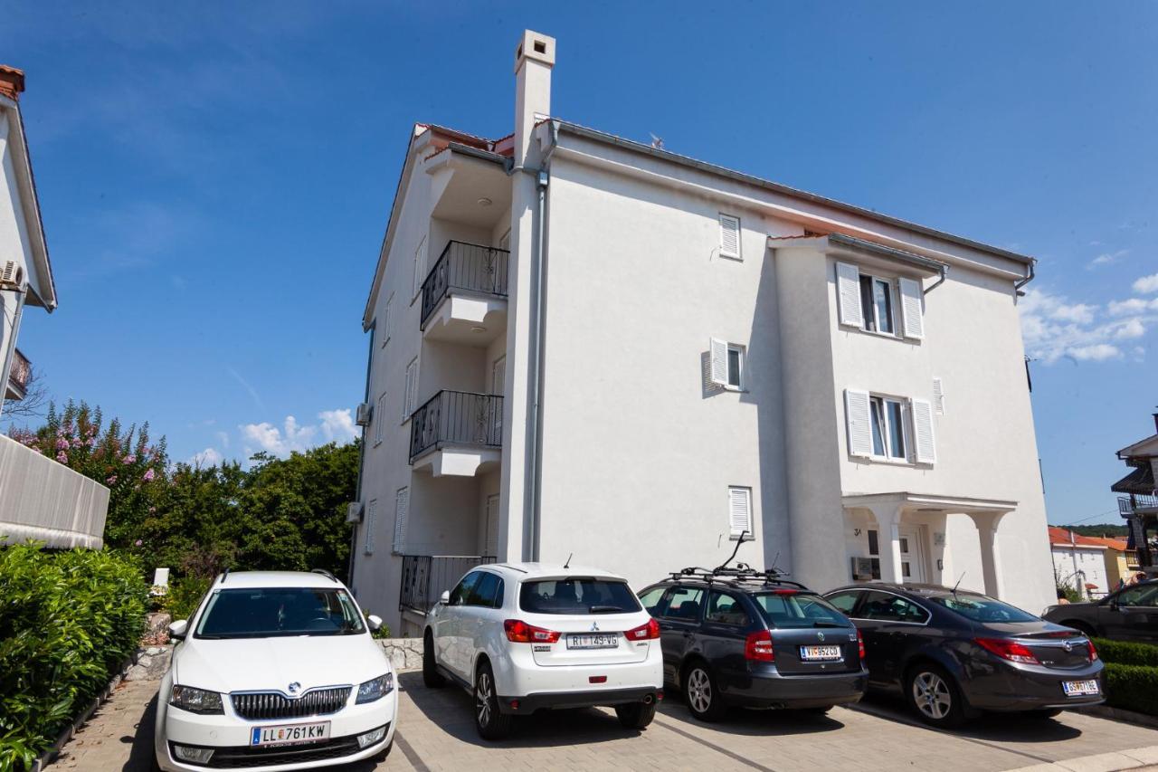 Apartments Bogovic Malinska Buitenkant foto