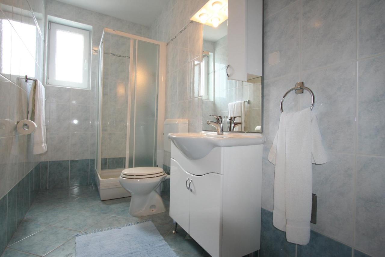 Apartments Bogovic Malinska Kamer foto
